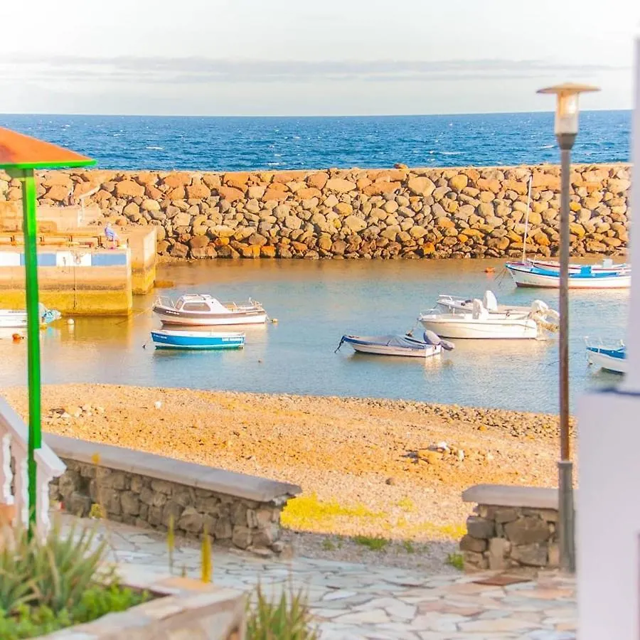 Beach House Tajao La Jaca